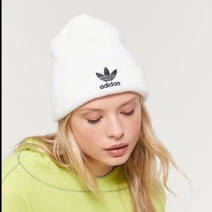 Adidas Originals Women’s WHITE & BLACK Trefoil Beanie Hat NWT